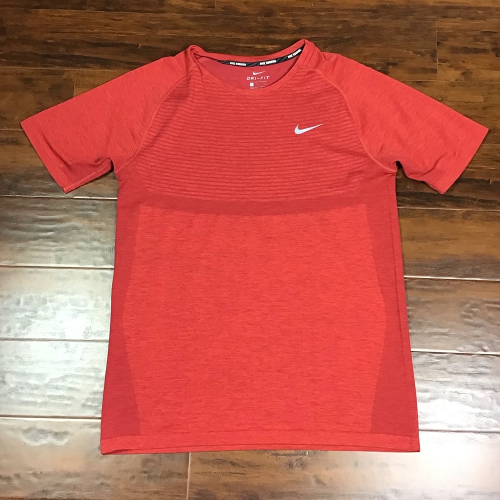 Men’s Nike knit running shirt